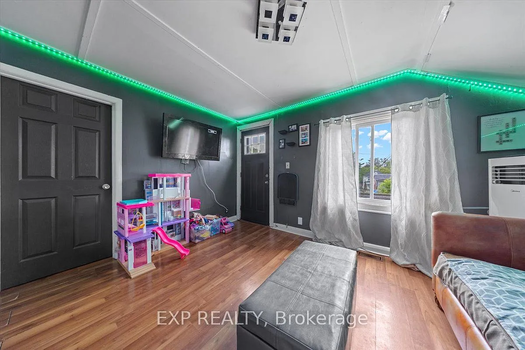 e698f6c94e380afb5a3b7a384239dc8b-uncropped_scaled_within_1536_1152