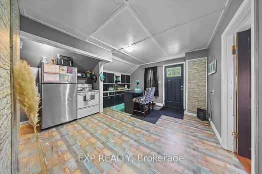 eb0f183252bd1b22d2626e2a0586233f-uncropped_scaled_within_1536_1152