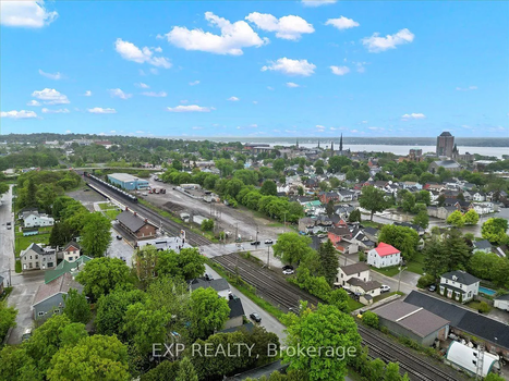 ff14eb856407f7497845be199a35f47d-uncropped_scaled_within_1536_1152