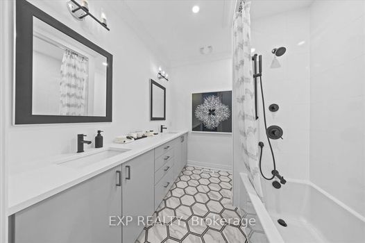 Photo 14 - Main bath