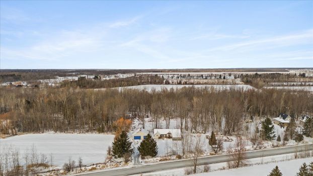 32-DJI_20251230121745_0194_D