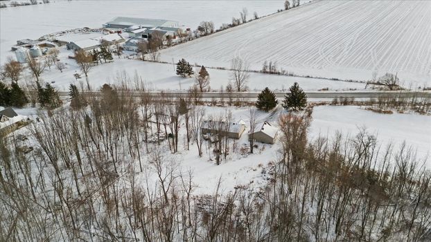 36-DJI_20251230122036_0214_D