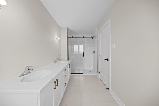 Photo 18 - MLS - 41-016A8077