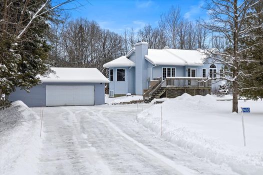 Photo 3 - 02-016A0411