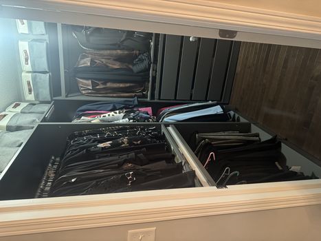 Pax closet photo 3 - IMG_2218 (1)
