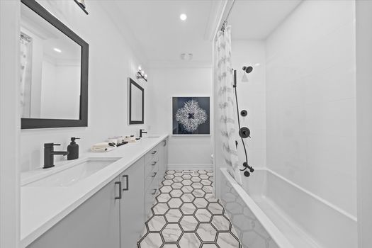 Photo 27 - 56-016A8236