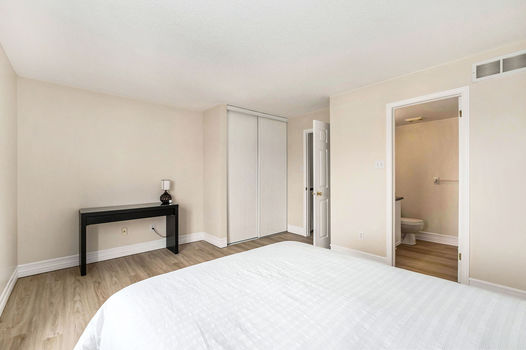 016_76_lakepointe_drive_17_672