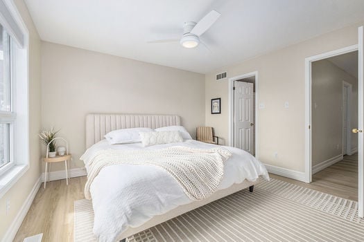 020_76_lakepointe_drive_21_986