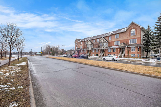 025_76_lakepointe_drive_4_570