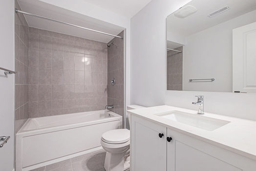 Photo 17 - of 014_1052_de_pencier_dr_10_349