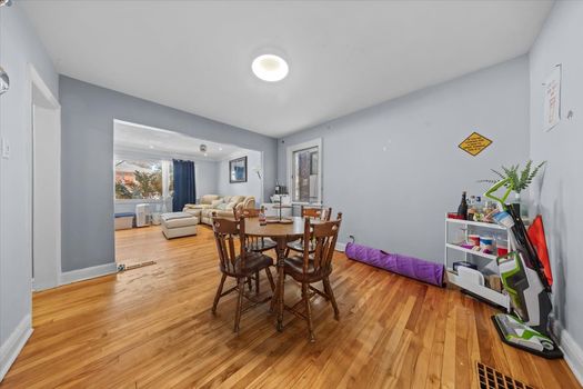 Photo 8 - 07-016A2524