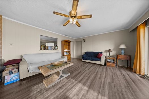 Photo 6 - 46-New Interior