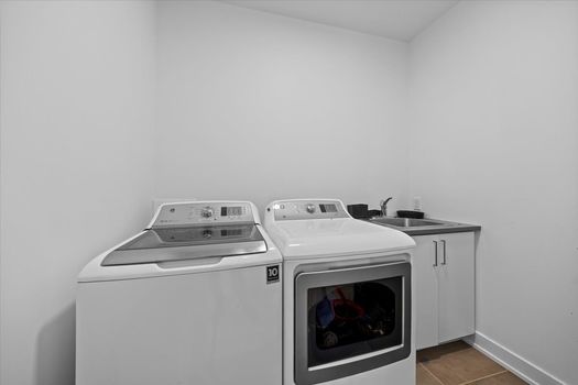 Photo 22 - 28-016A0206