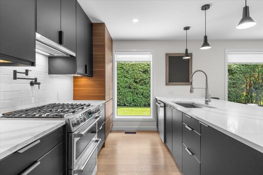021-1R1A6385