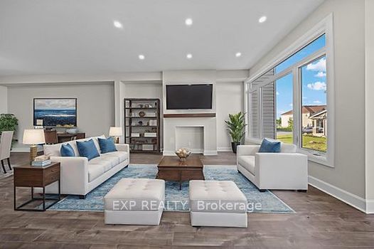 Photo 5 - Living Room