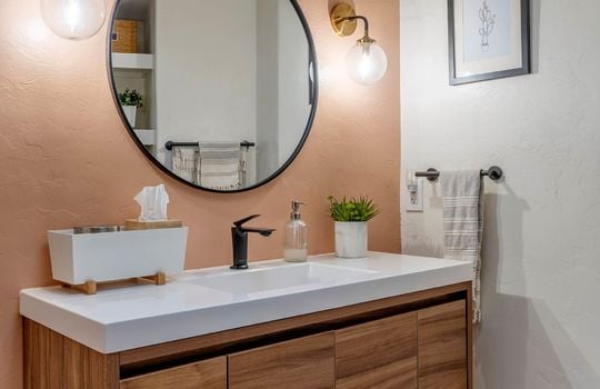 Second Guest Bath