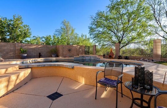Sunken Swim-Up Bar