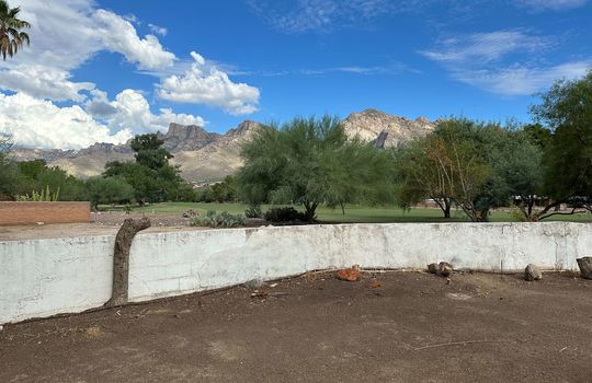 Panoramic Mountain and Golf Course Views