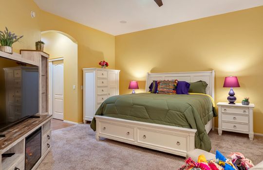 The primary suite features an ensuite bath and large walk-in closet
