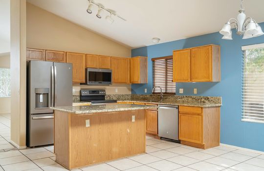 Kitchen Offers Granite Counters