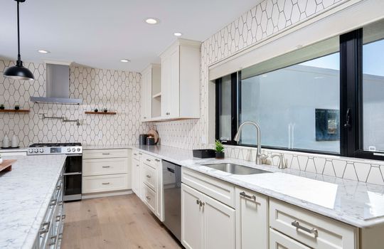 Stylish Kitchen has Form and Function