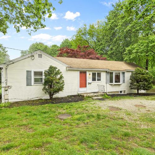 Charming Ranch Home in Prime Hingham Location