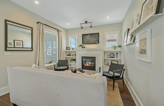 09-Living Room