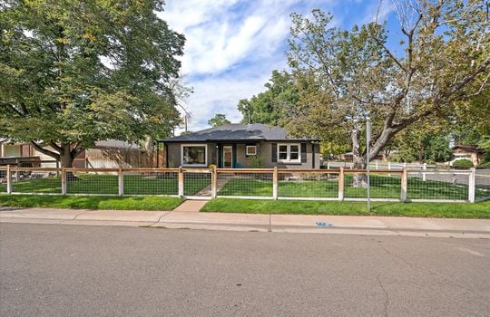 03-Fenced Yard
