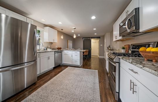 08-Kitchen