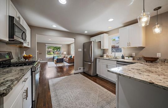 10-Kitchen