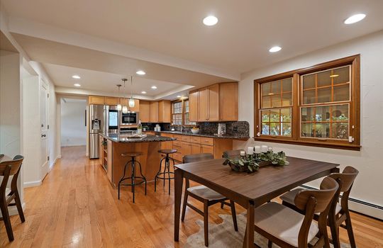 13-Kitchen & Nook