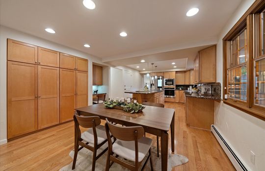 14-Dining Nook