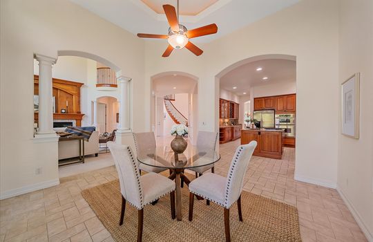16-Breakfast Nook