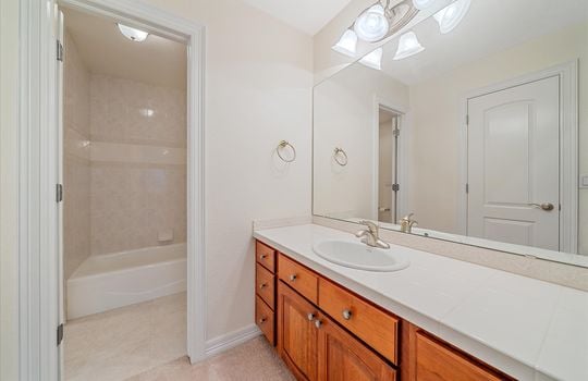 37-Full Bath 4