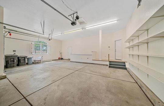 52-Garage Interior
