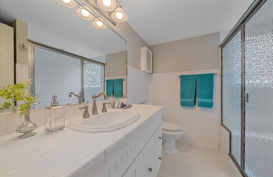22-Full Bath 2