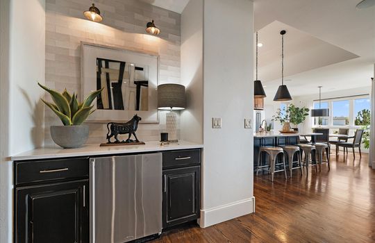 020-Main Floor Dry Bar