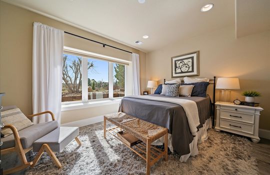 043-Lower Level Suite 1