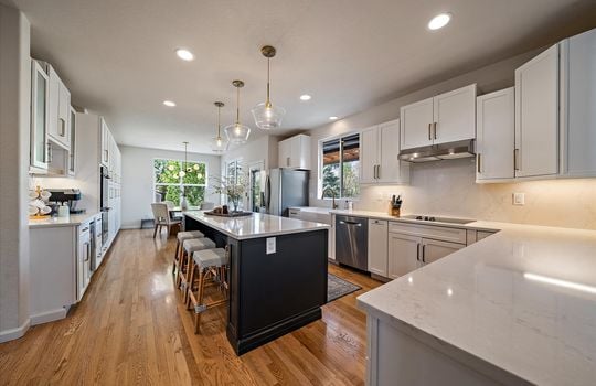 17-New Designer-Influenced Chef's Kitchen