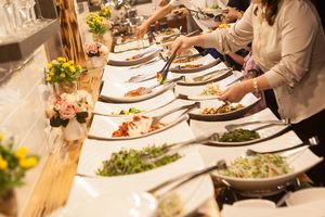 allybally4b-buffet-3955616_1280