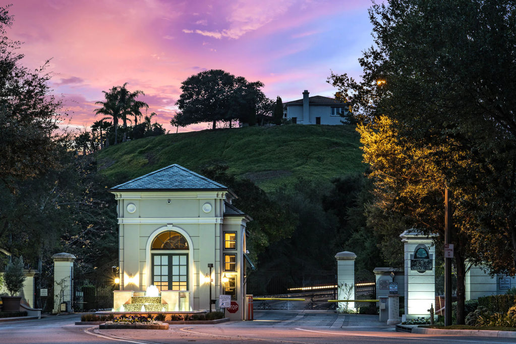 The Oaks of Calabasas, CA | Luxury Homes in Gated Community