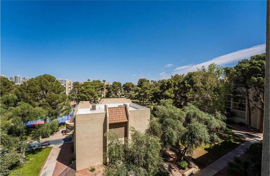 730 S Royal Crest Img 16