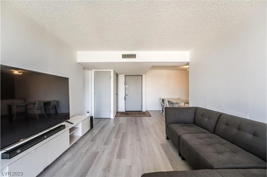 730 S Royal Crest Img 6
