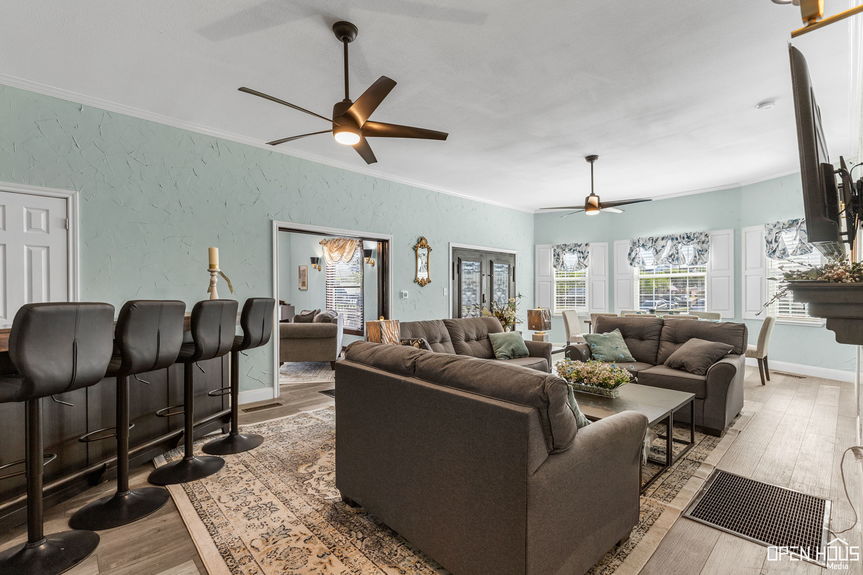 15-web-or-mls-405-w-gilbert-st