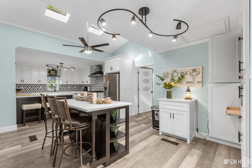 21-web-or-mls-405-w-gilbert-st