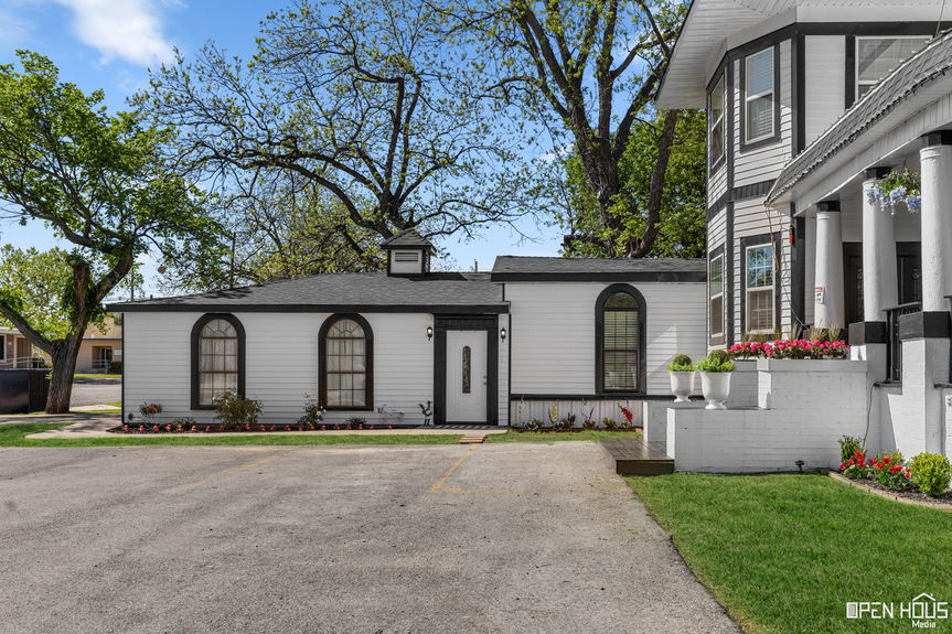 5-web-or-mls-405-w-gilbert-st