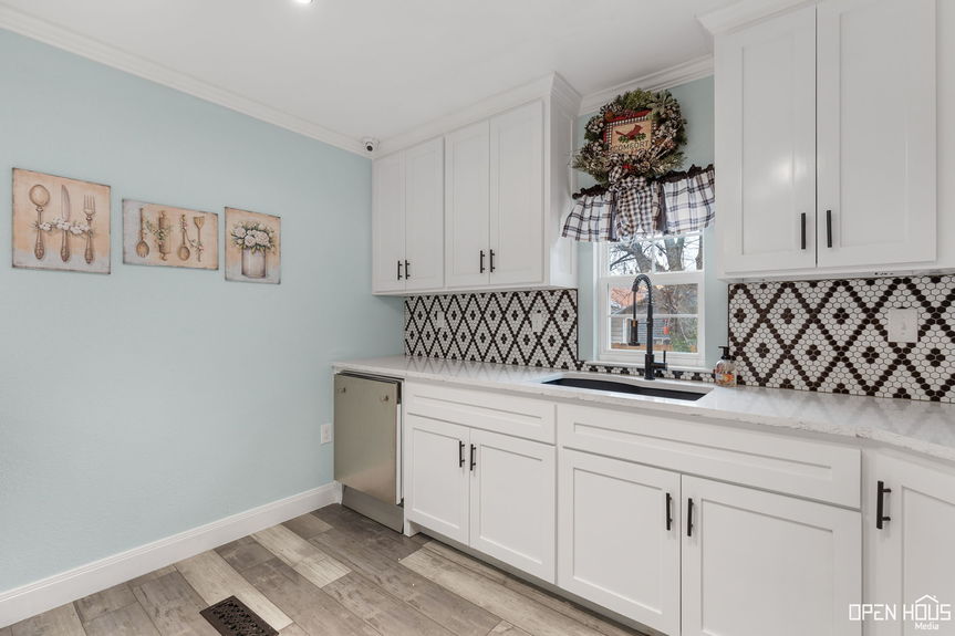 60-web-or-mls-405-w-gilbert-st