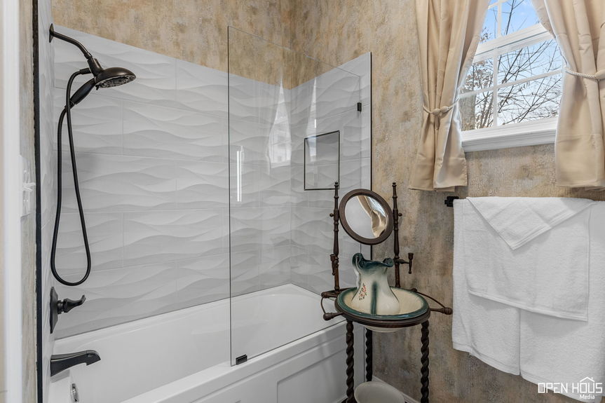 74-web-or-mls-405-w-gilbert-st