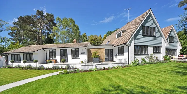 homeequity_pexels-pixabay-280229