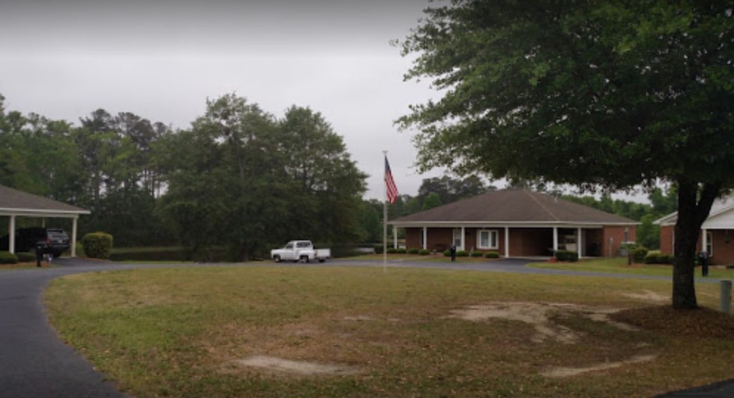 s649610523683685662_p100_i3_w1150